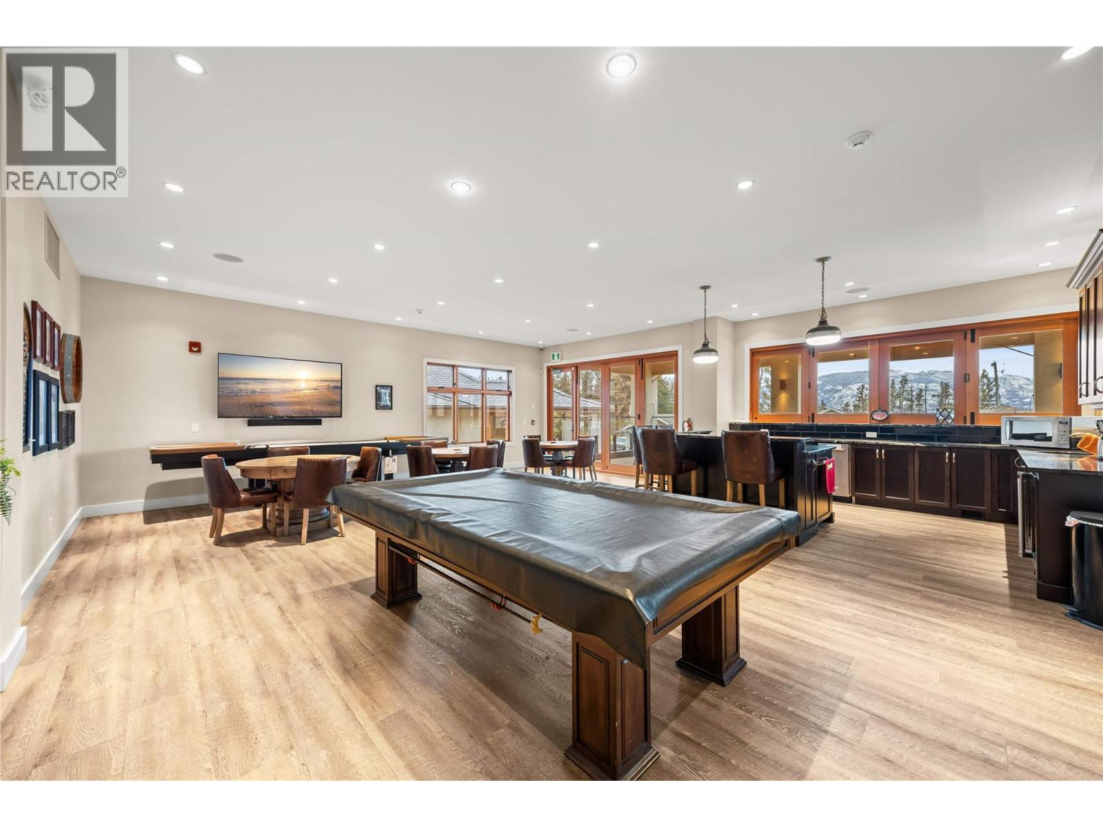 3414 Kingfisher Road