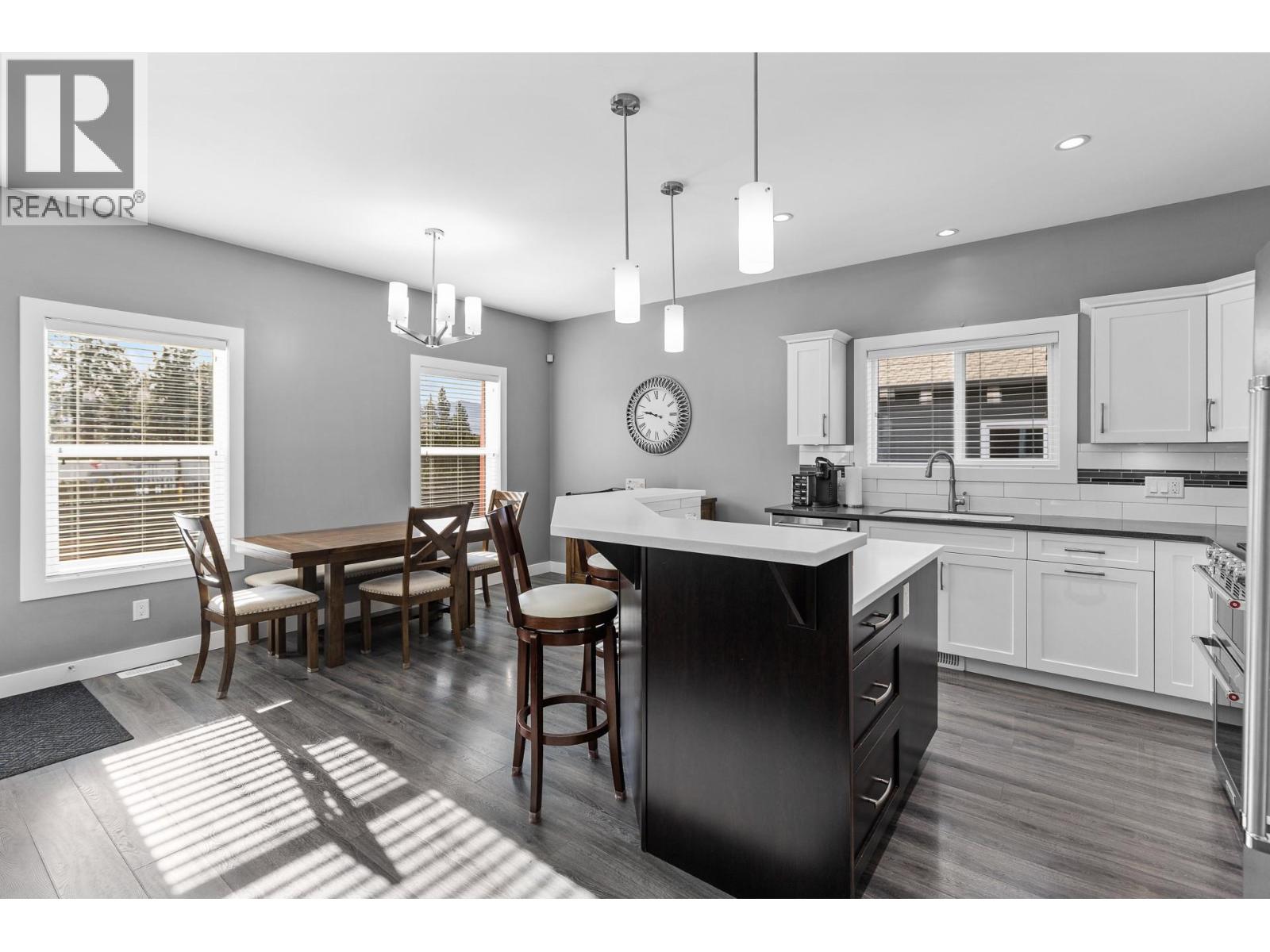 3399 Kingfisher Road
