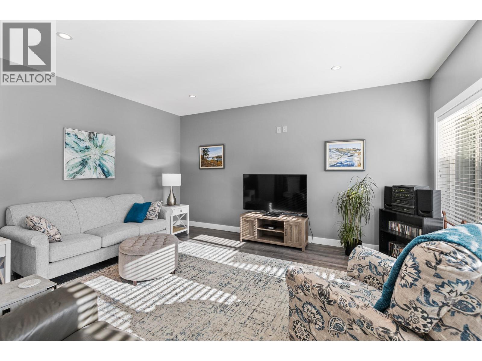 3399 Kingfisher Road