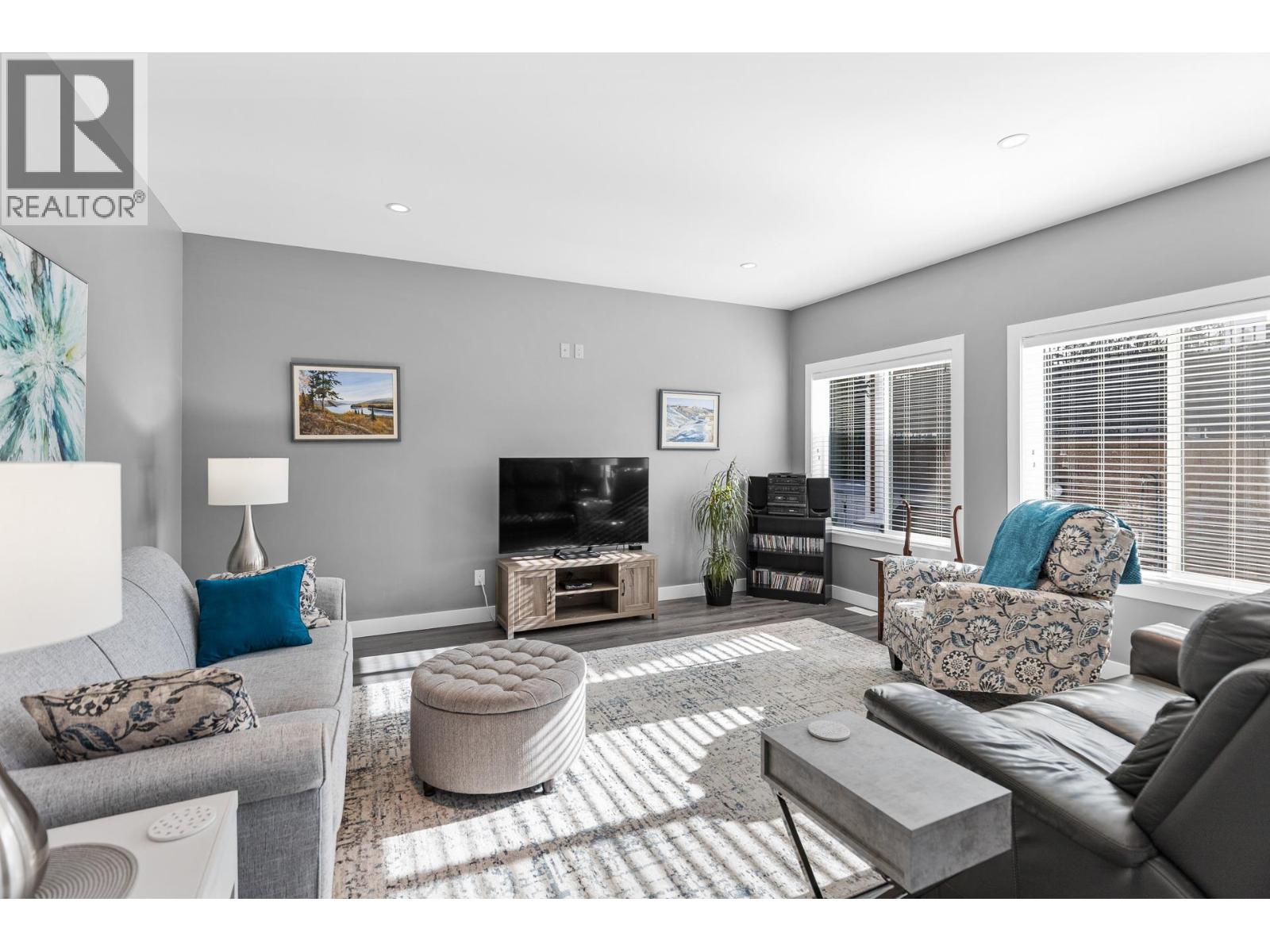 3399 Kingfisher Road