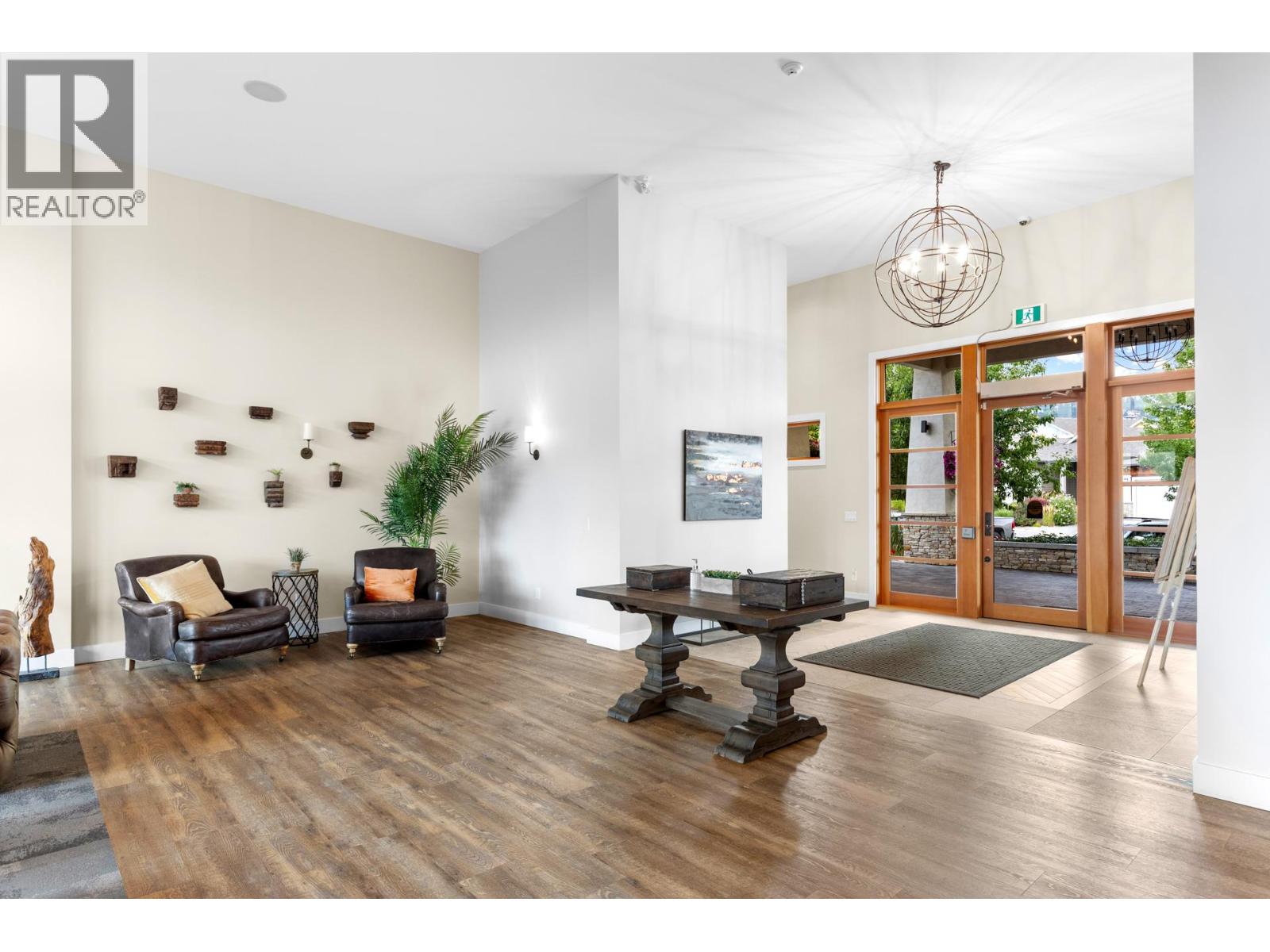 3399 Kingfisher Road