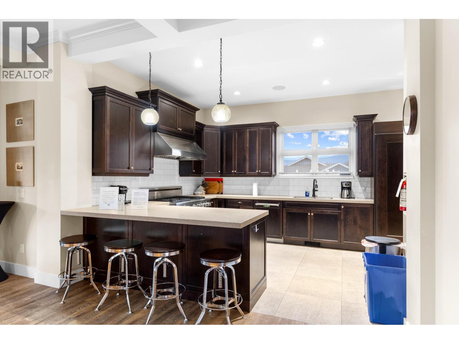 3399 Kingfisher Road