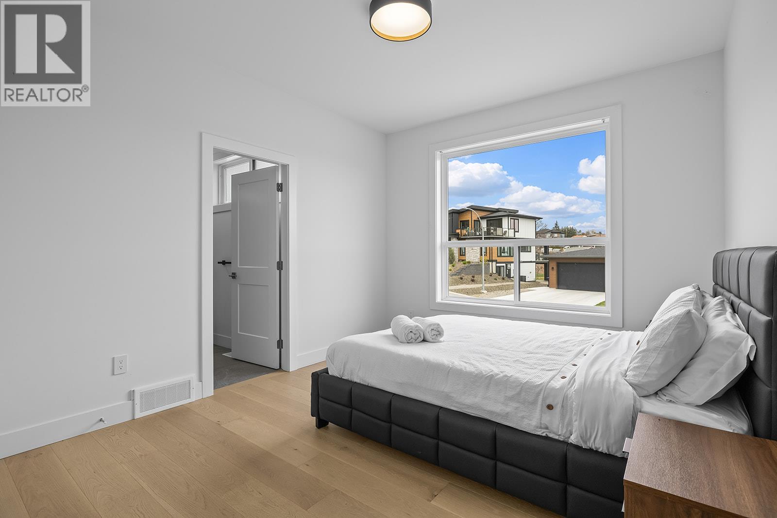 1047 Oak Barrel Place