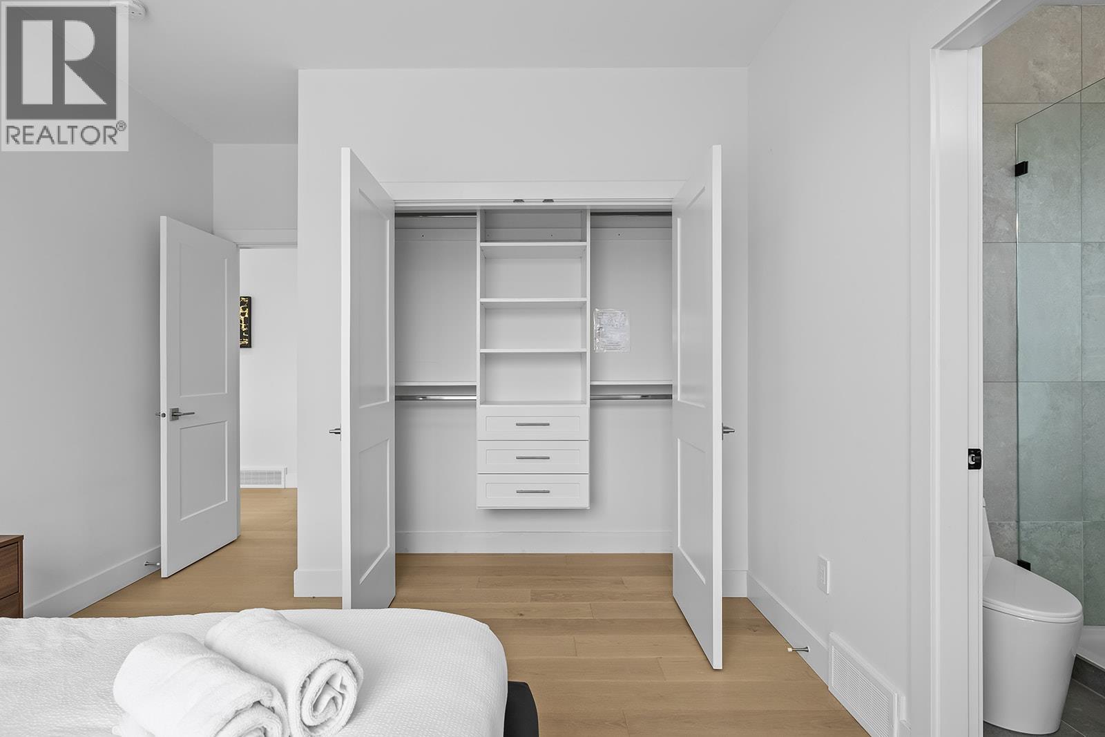1047 Oak Barrel Place