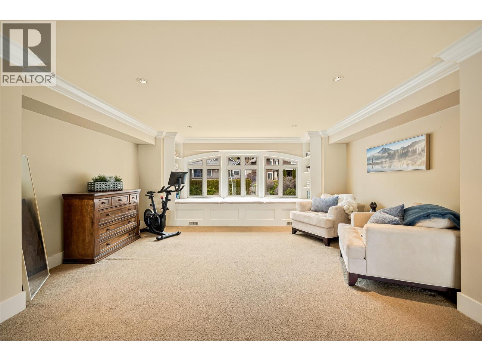 2583 Lucinde Road