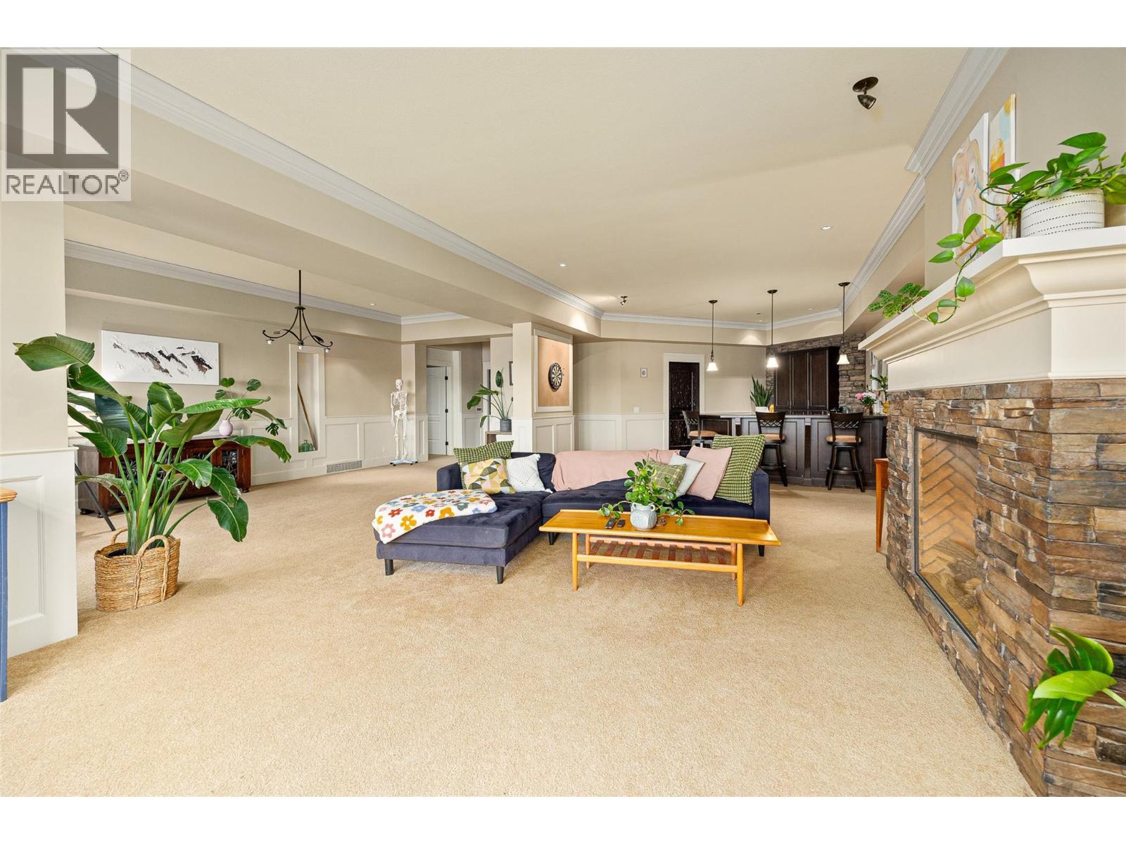 2583 Lucinde Road