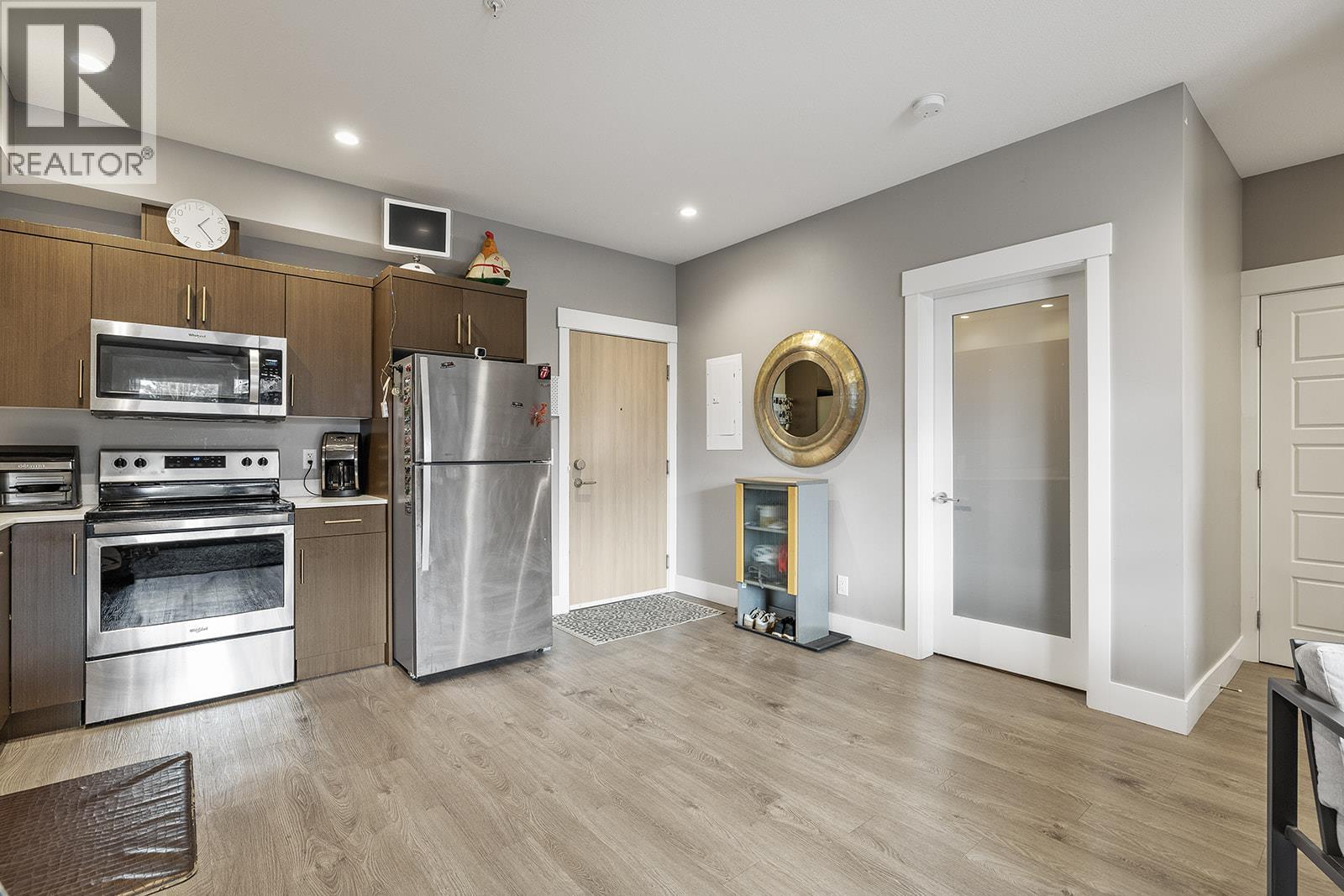 925 Leon Avenue Unit# 327