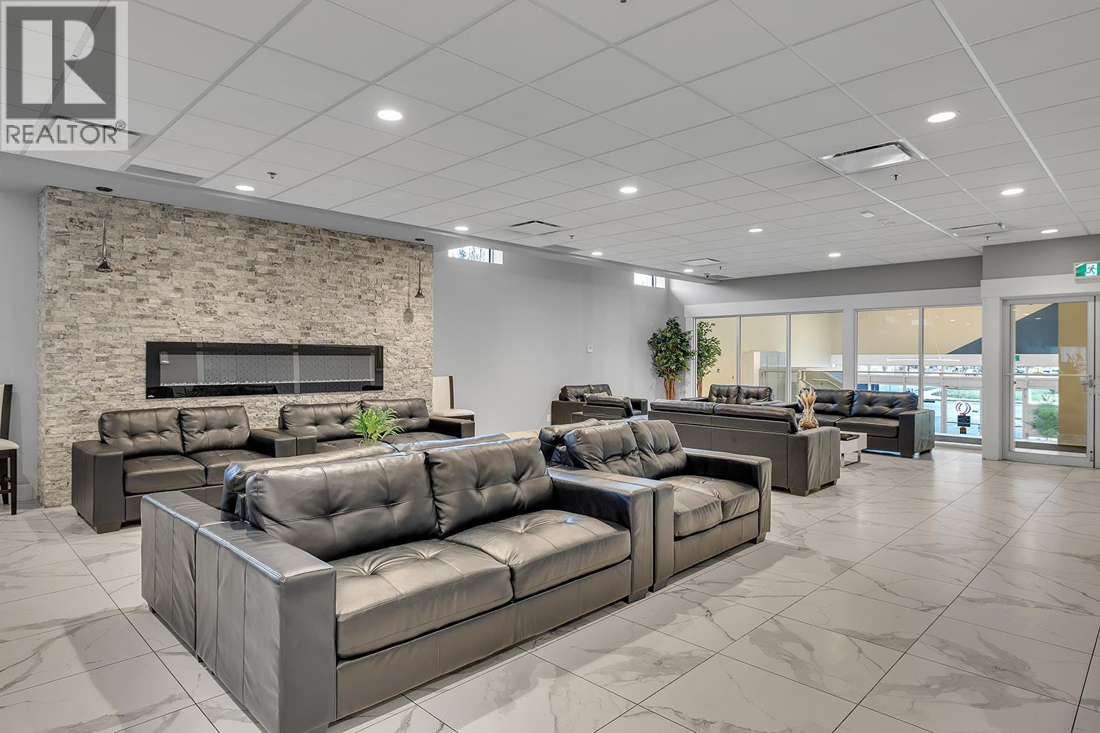 925 Leon Avenue Unit# 327