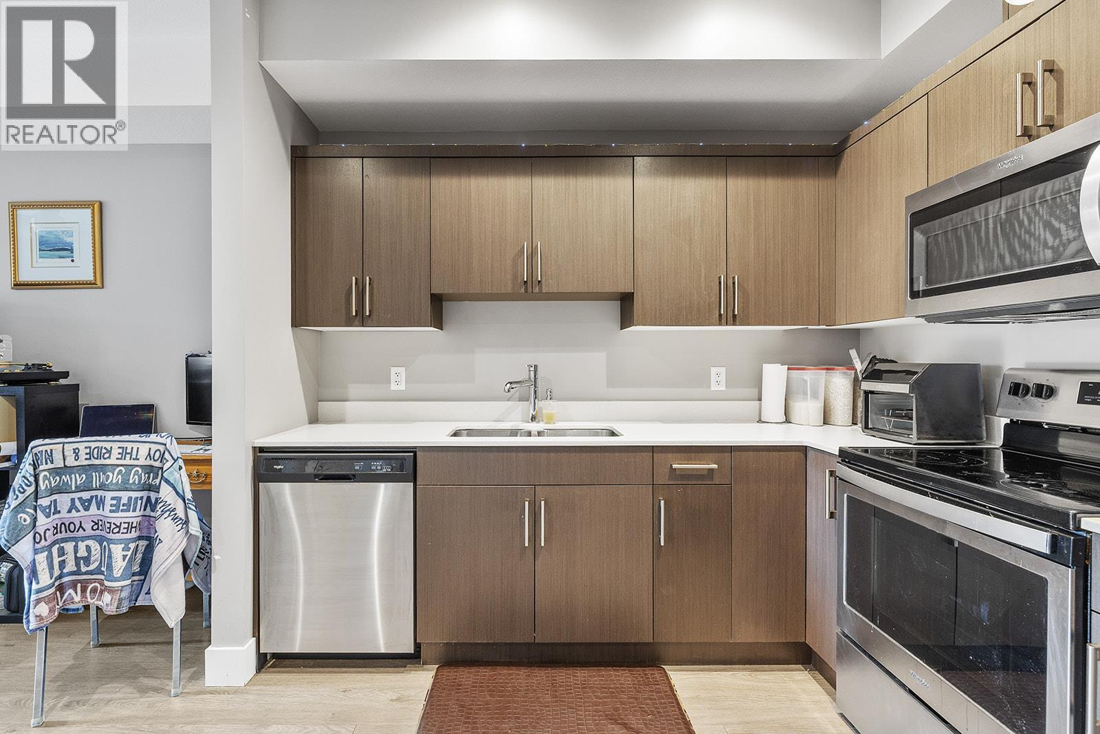 925 Leon Avenue Unit# 327