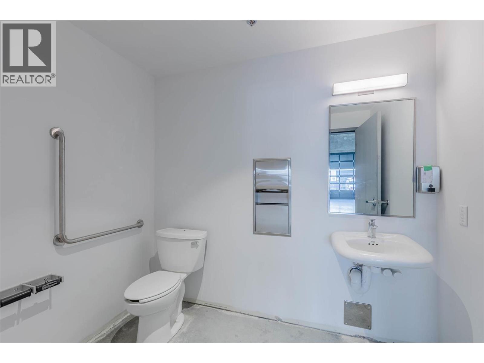 810 Clement Avenue Unit# 102