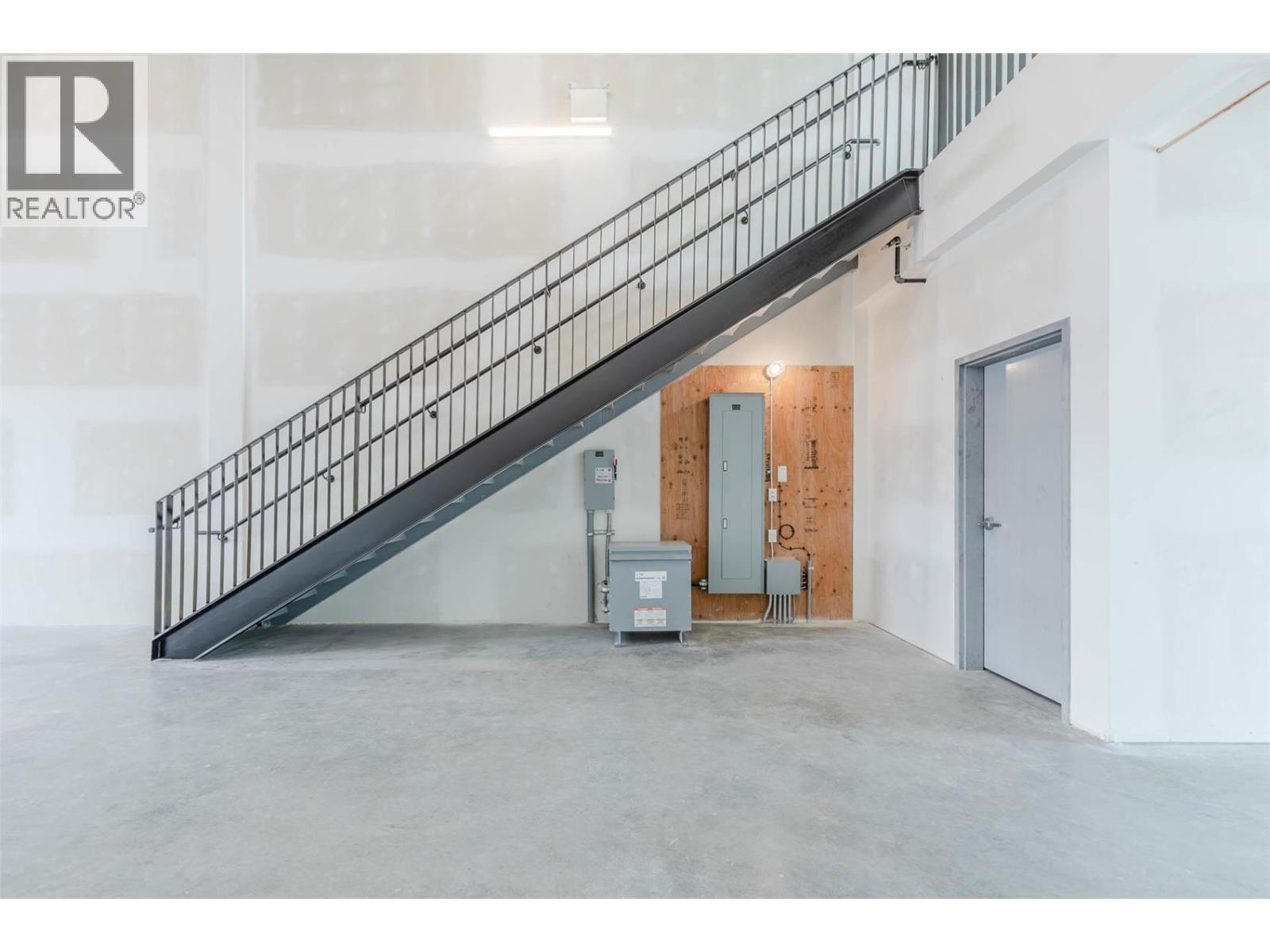 810 Clement Avenue Unit# 102
