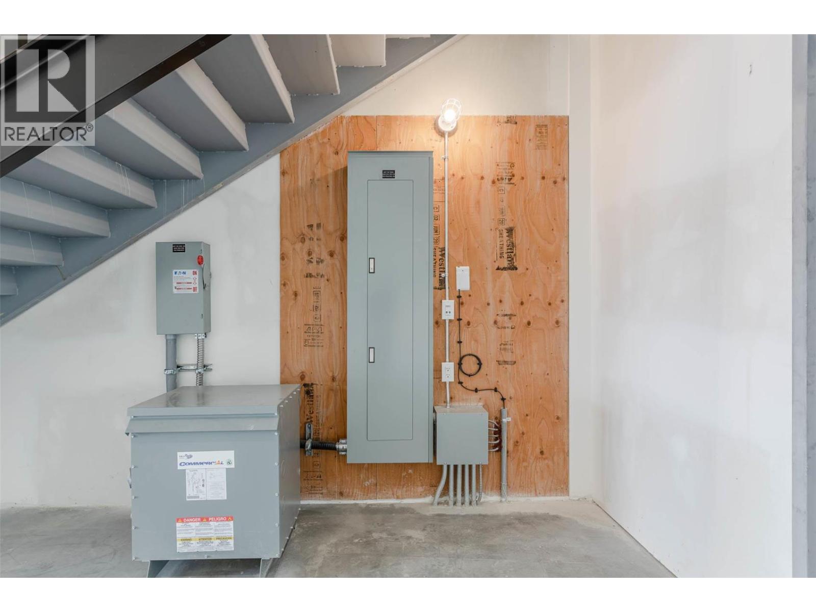 810 Clement Avenue Unit# 102