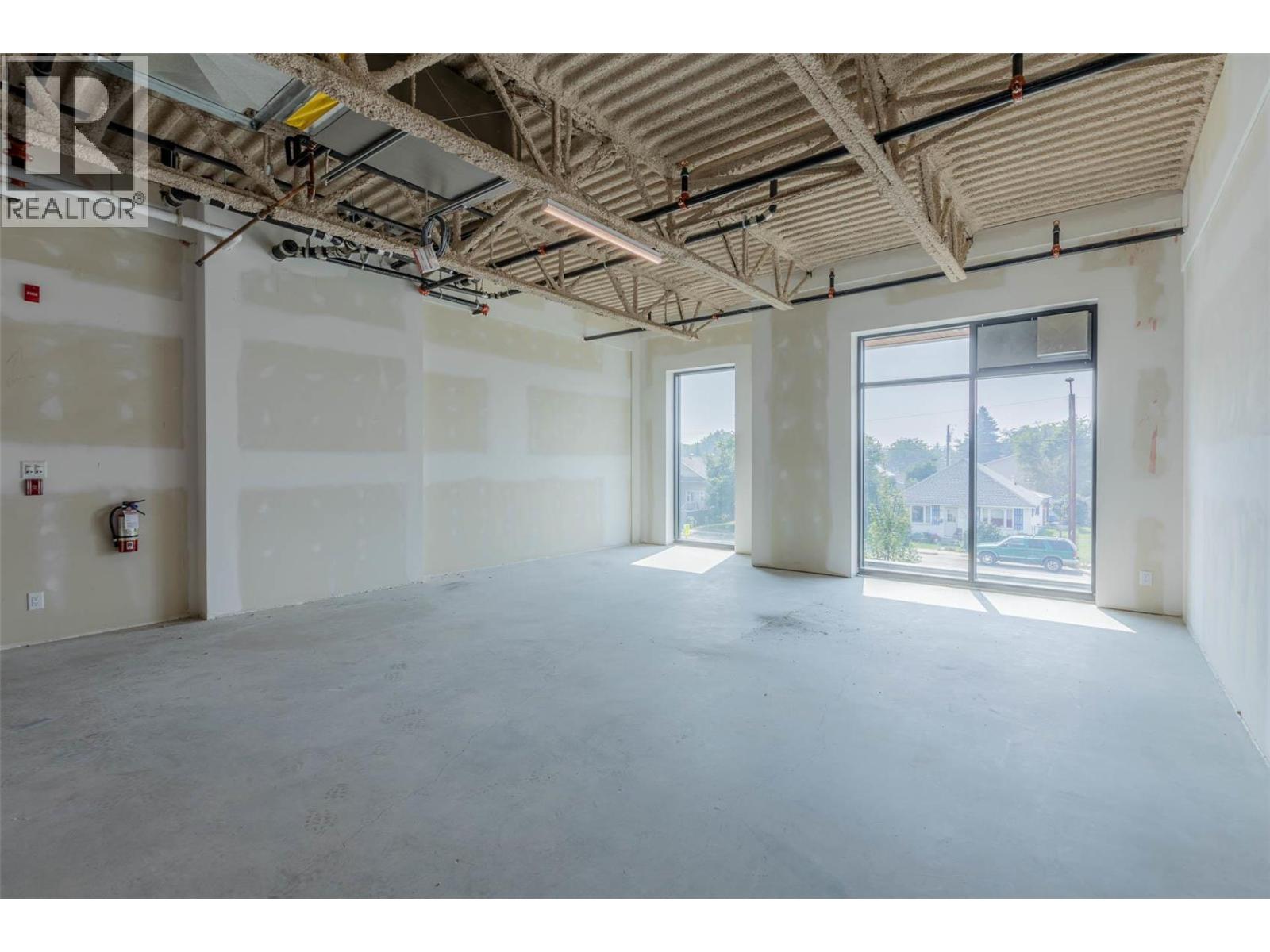 810 Clement Avenue Unit# 102