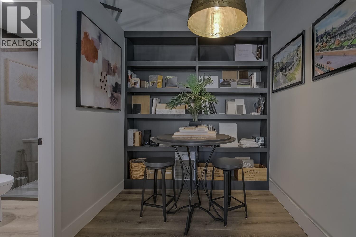 2110 Matrix Crescent Unit# 18