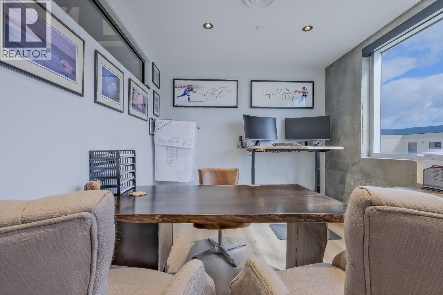 2110 Matrix Crescent Unit# 18