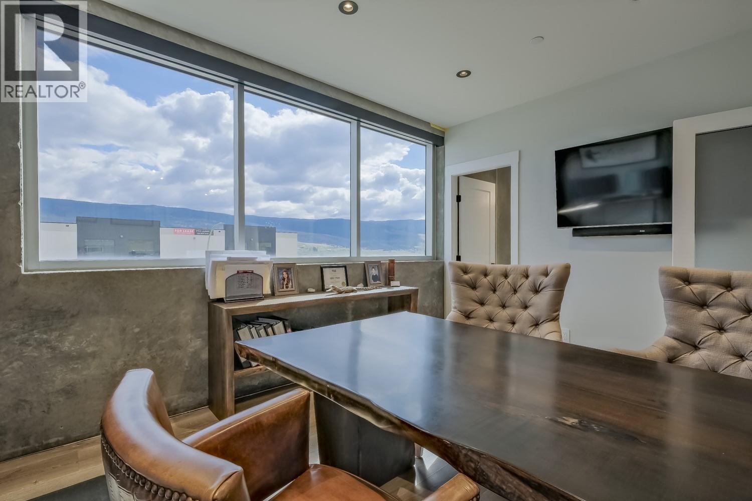 2110 Matrix Crescent Unit# 18