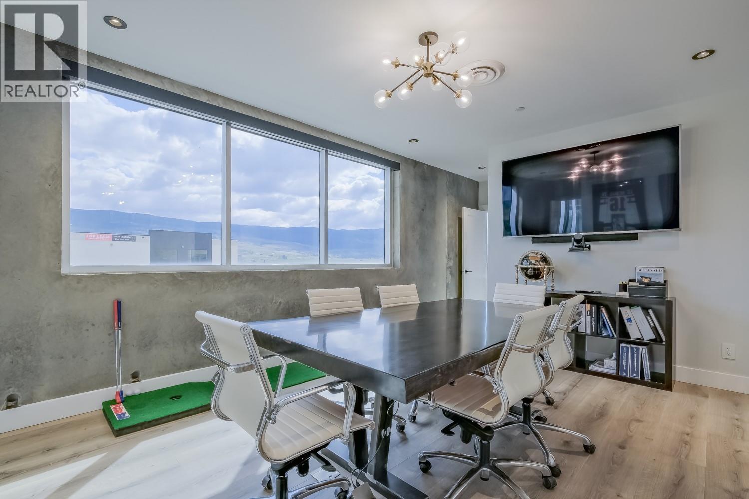 2110 Matrix Crescent Unit# 18