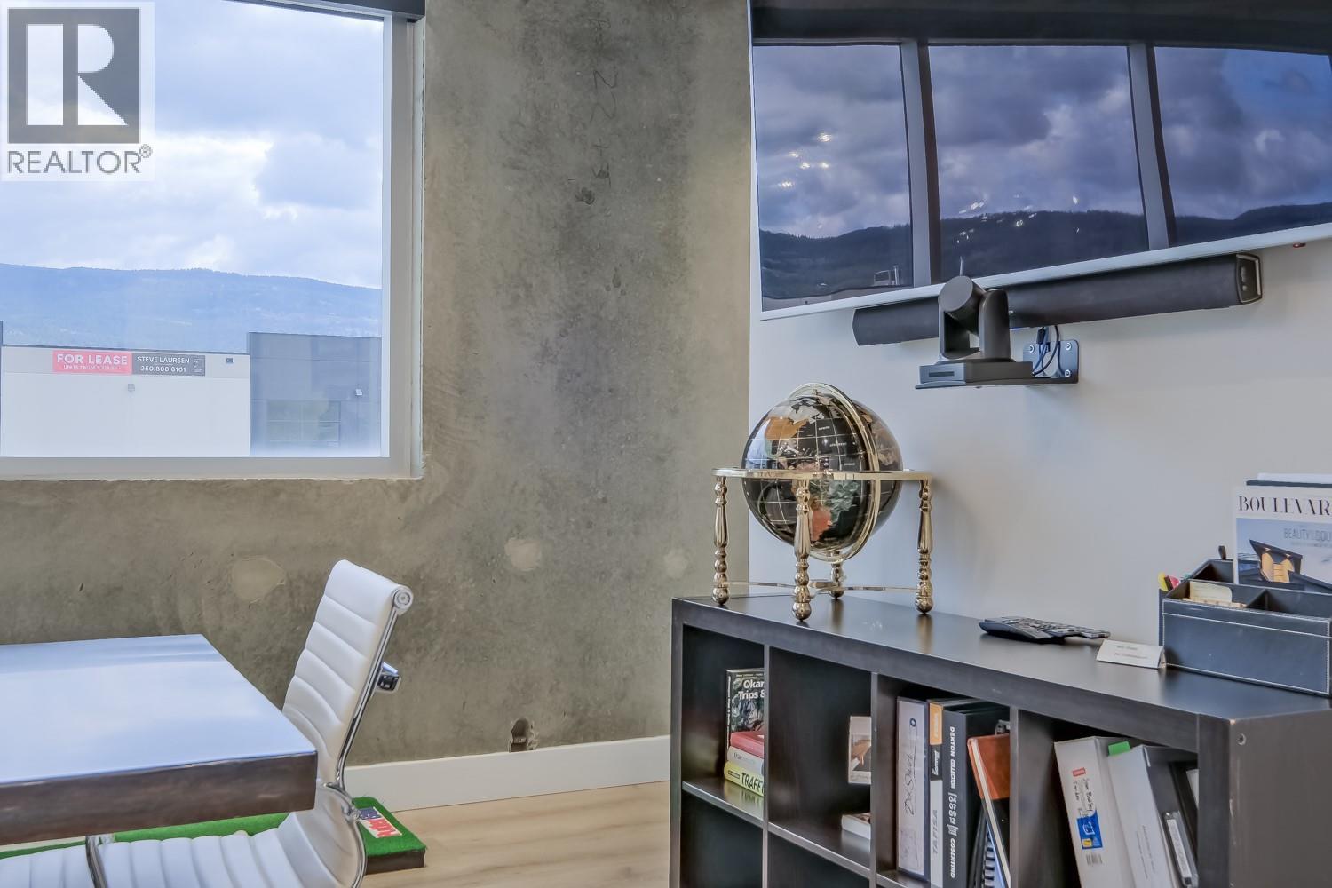 2110 Matrix Crescent Unit# 18