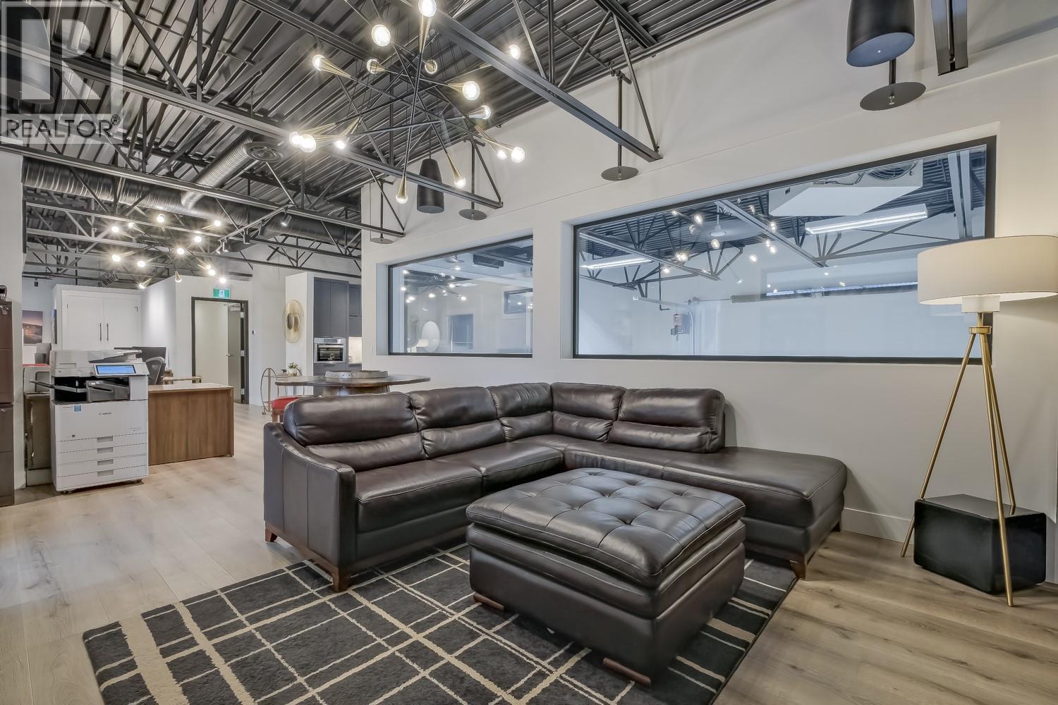 2110 Matrix Crescent Unit# 18