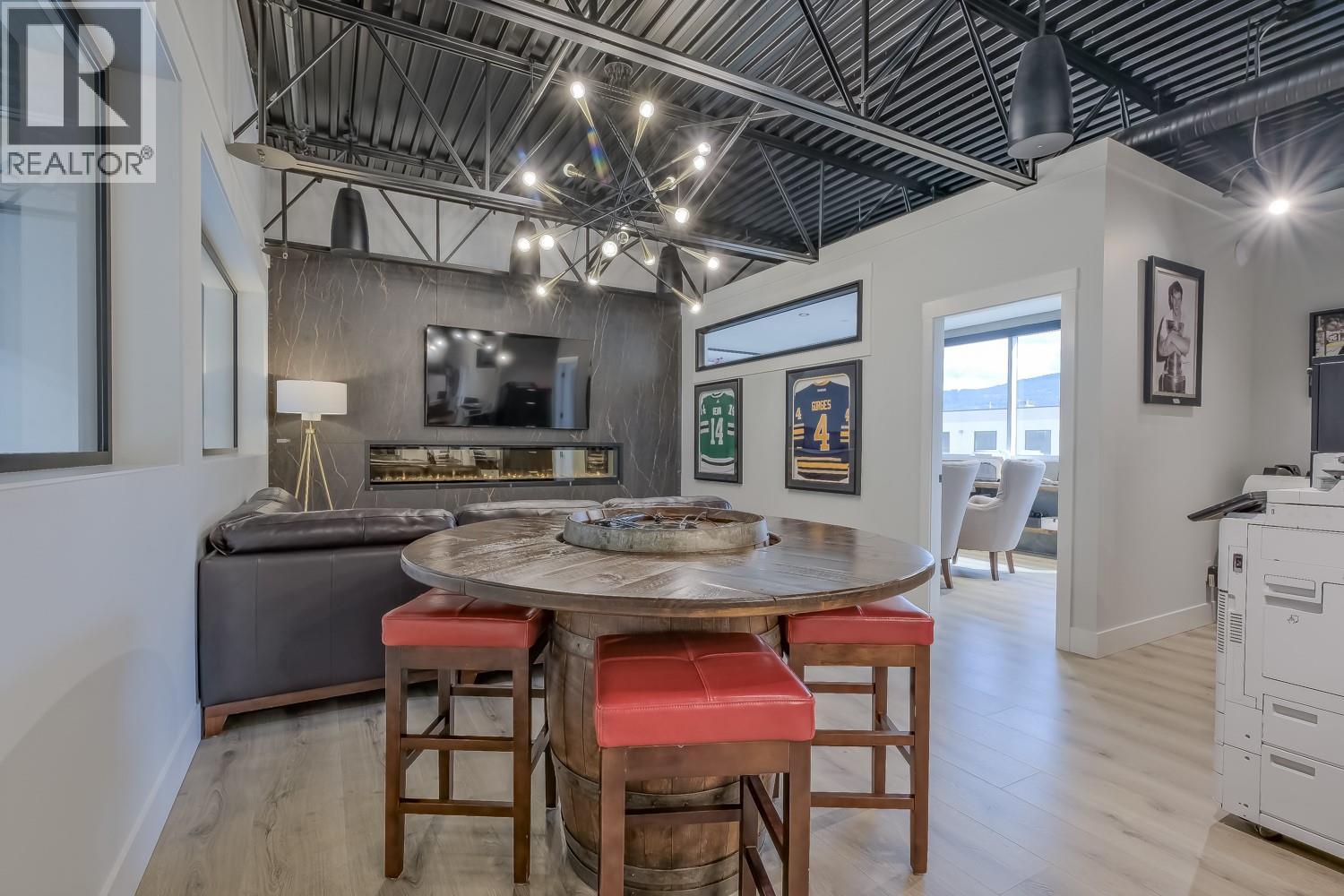 2110 Matrix Crescent Unit# 18
