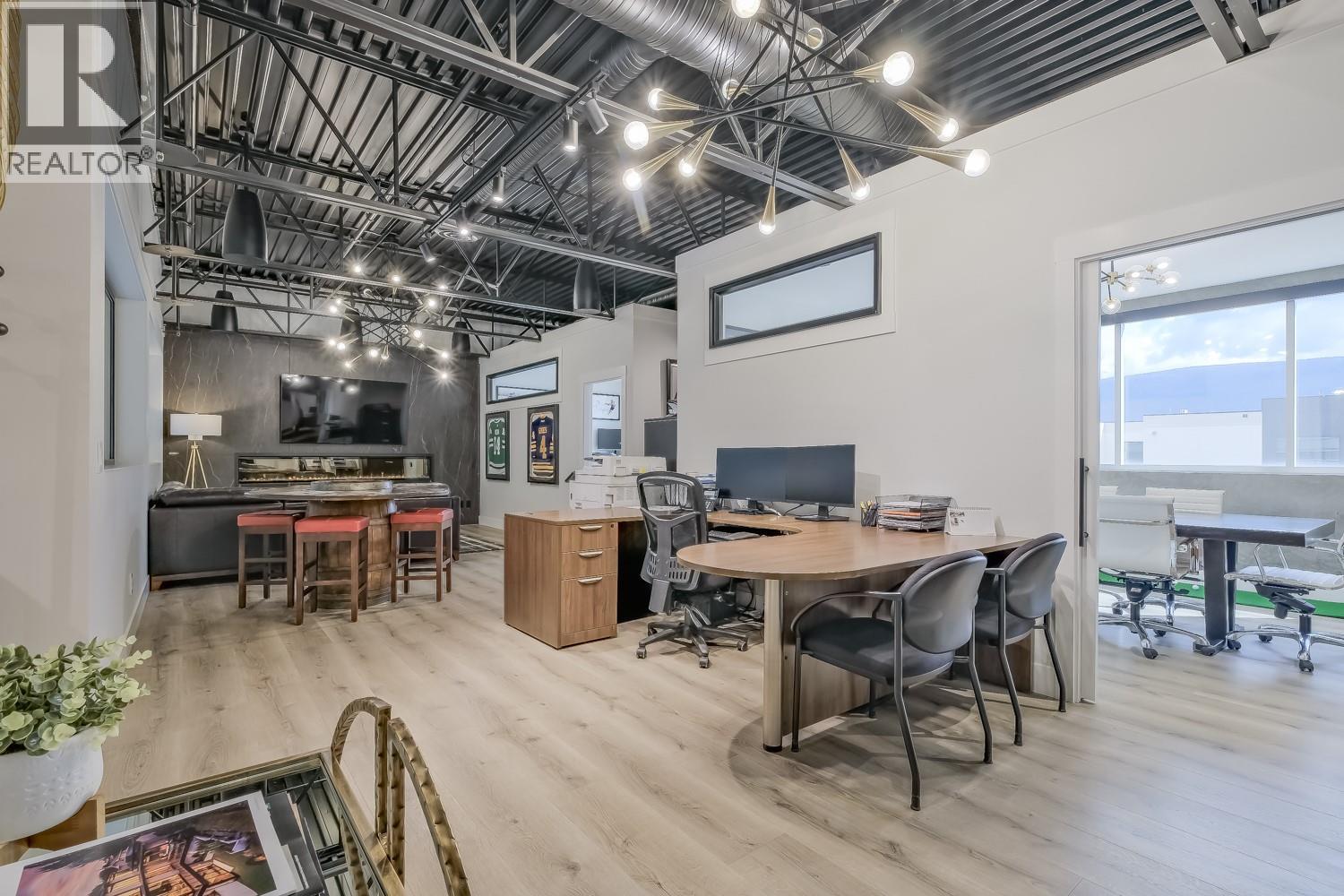 2110 Matrix Crescent Unit# 18