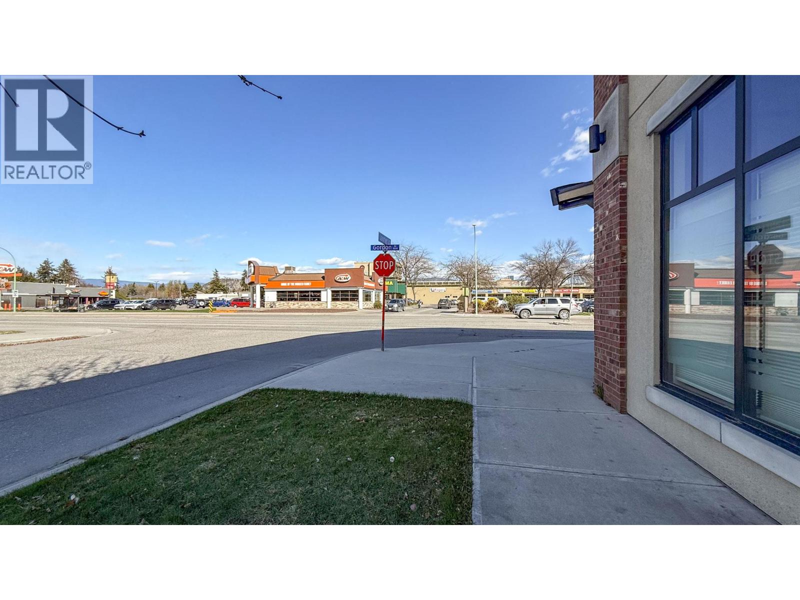 1810 Gordon Drive Unit# 103