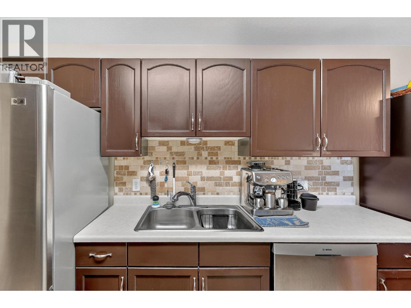 3160 Casorso Road Unit# 209