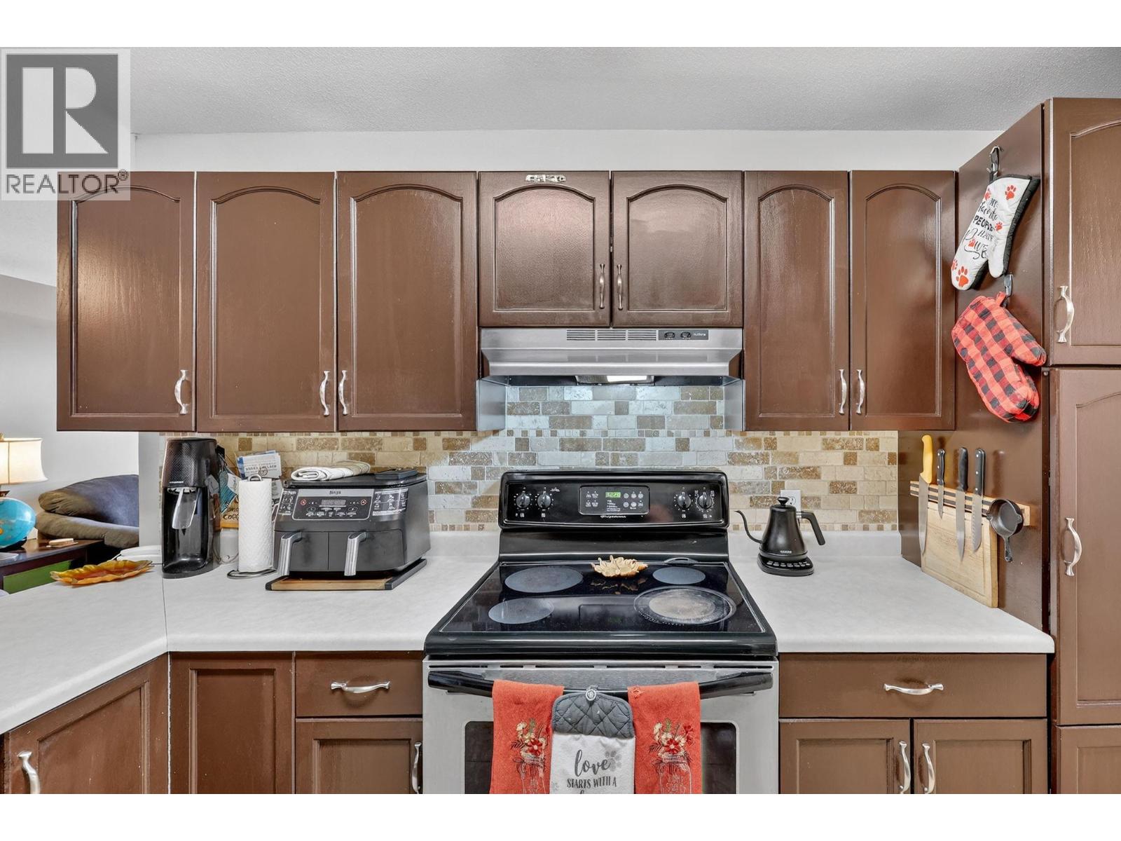 3160 Casorso Road Unit# 209
