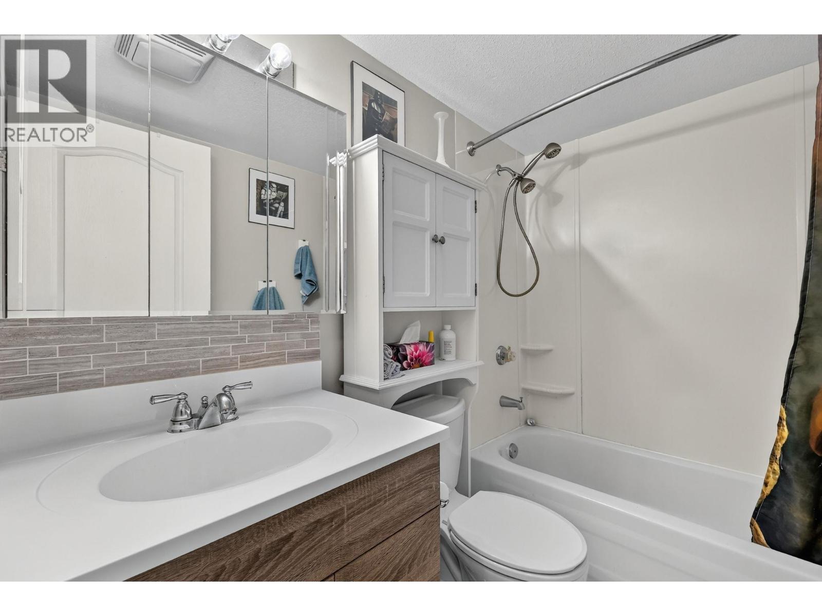 3160 Casorso Road Unit# 209