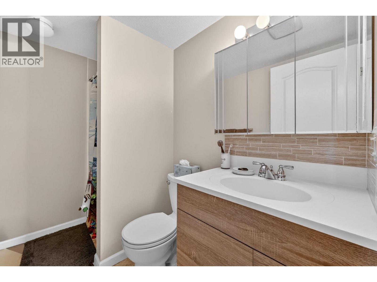 3160 Casorso Road Unit# 209