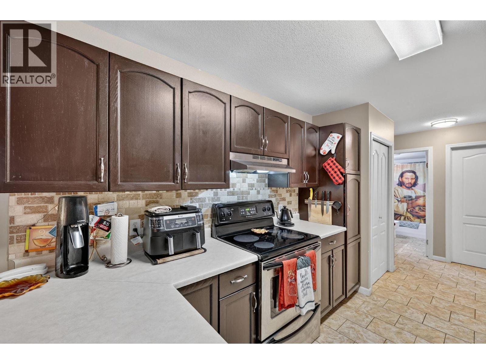 3160 Casorso Road Unit# 209