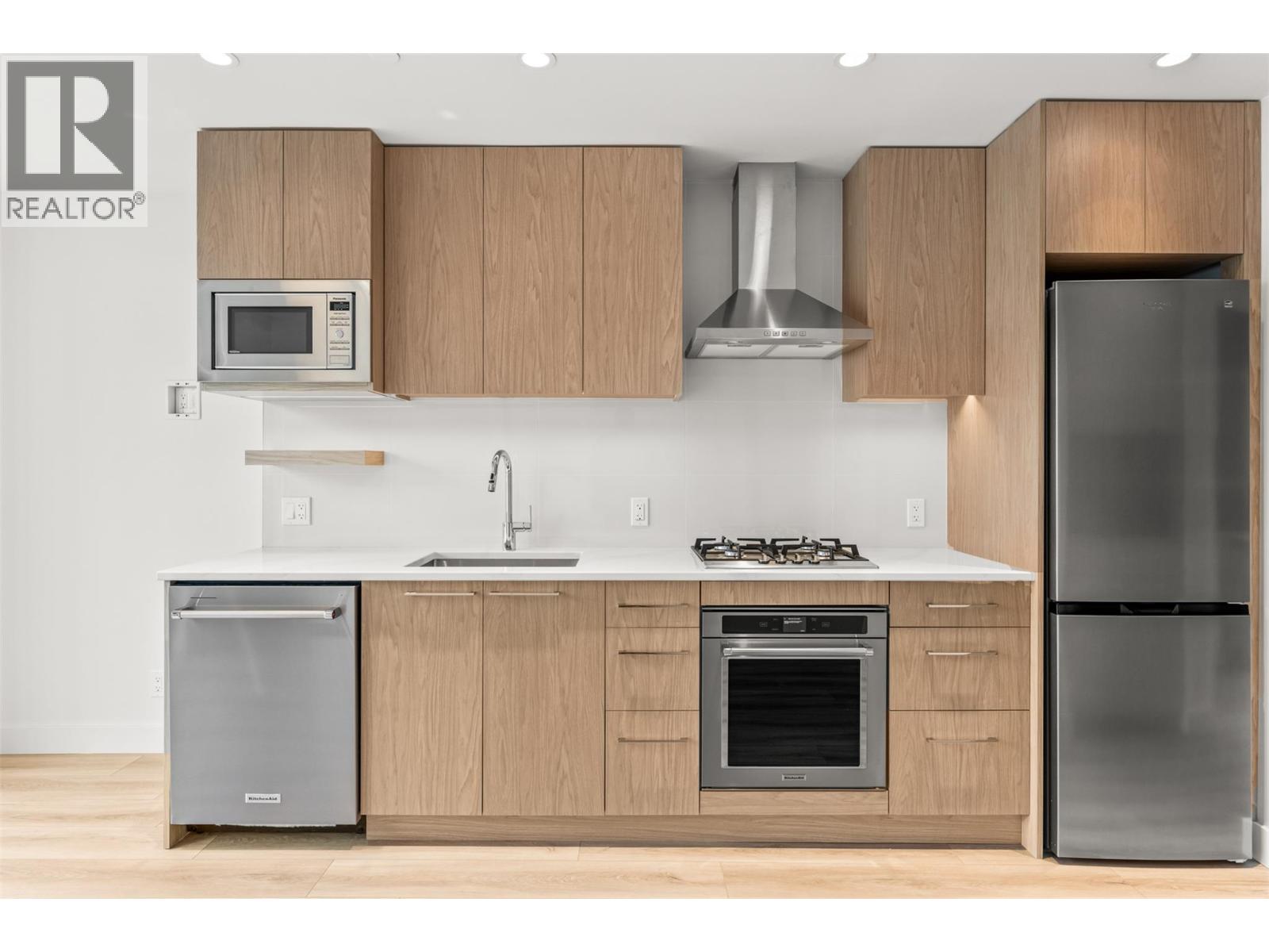 3051 Abbott Street Unit# 204