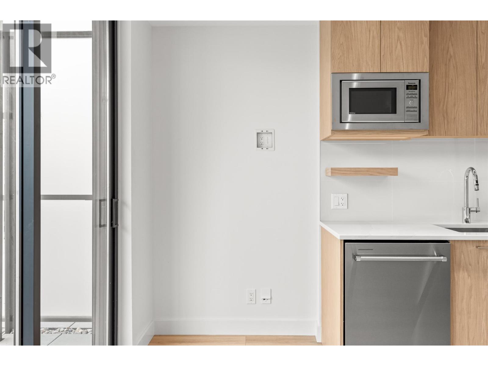 3051 Abbott Street Unit# 204