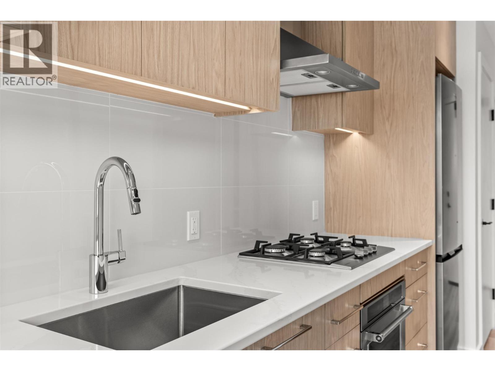 3051 Abbott Street Unit# 204