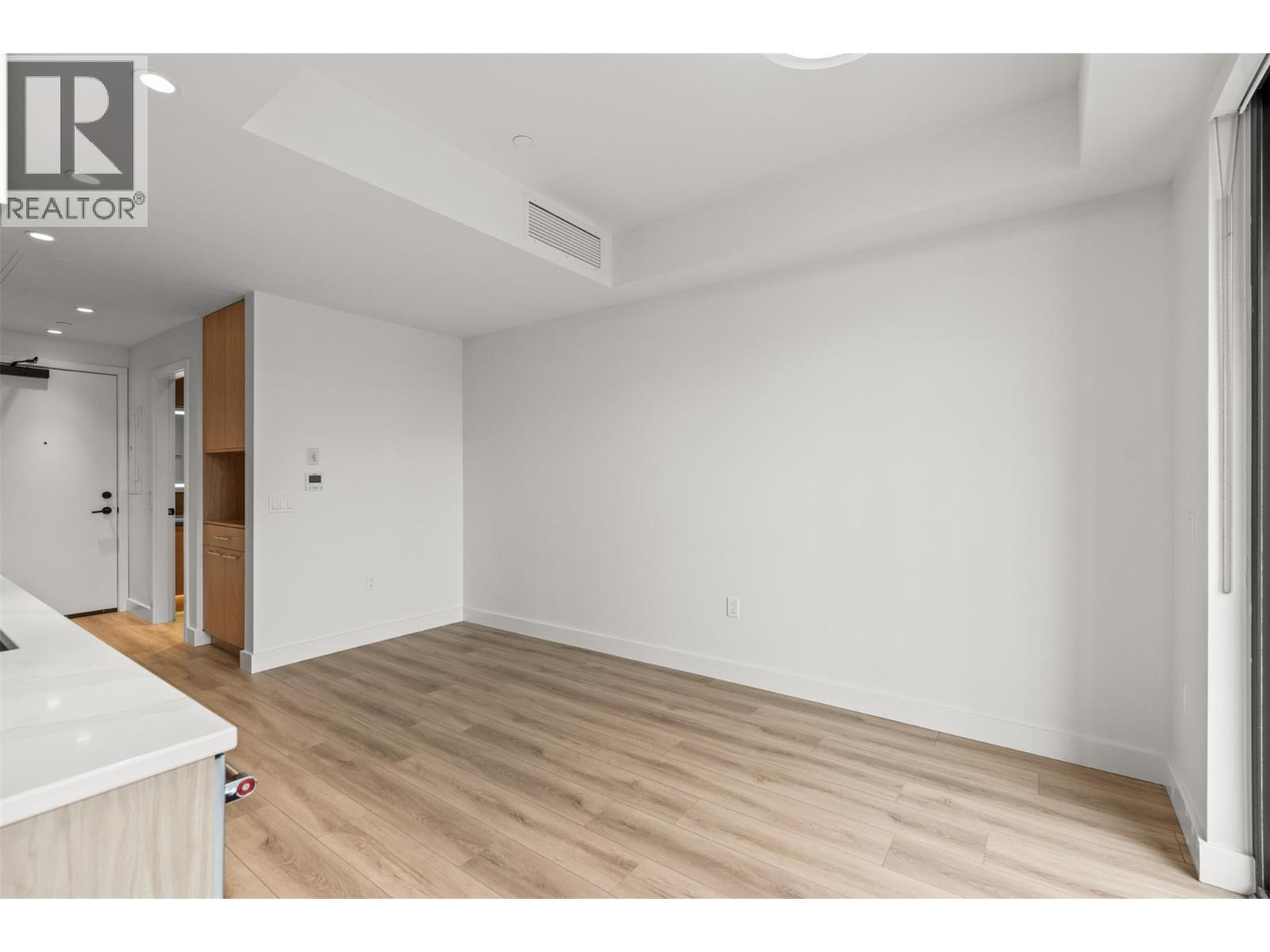 3051 Abbott Street Unit# 204