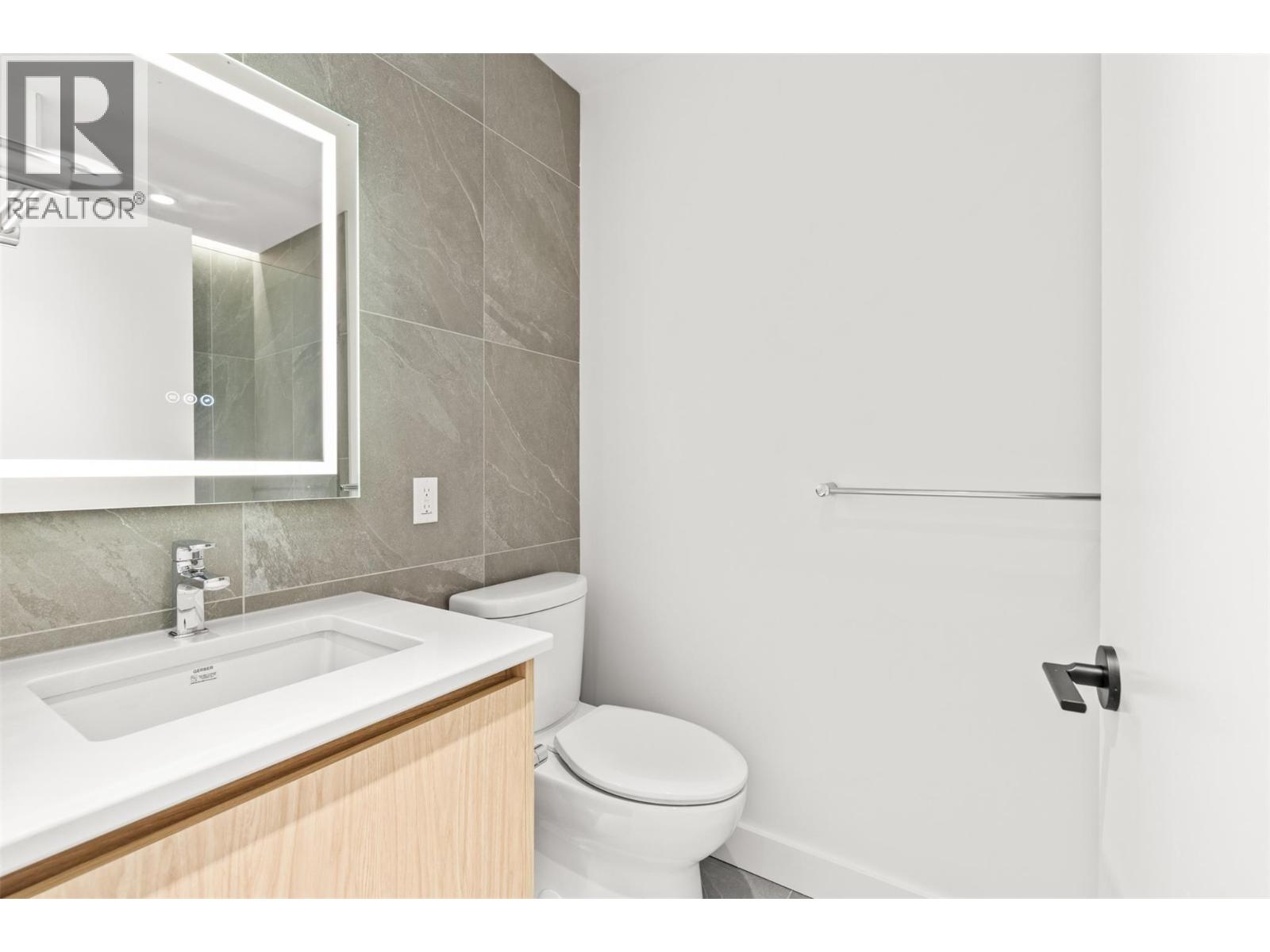 3051 Abbott Street Unit# 204