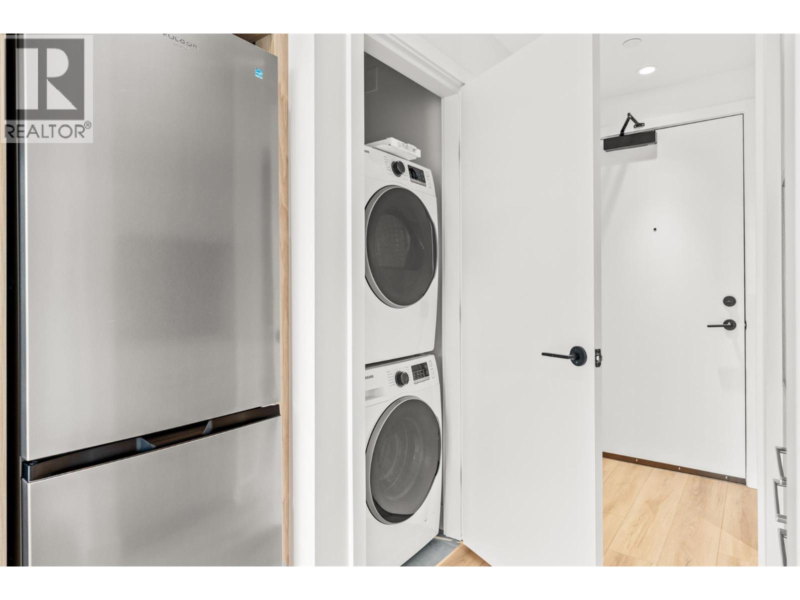 3051 Abbott Street Unit# 204