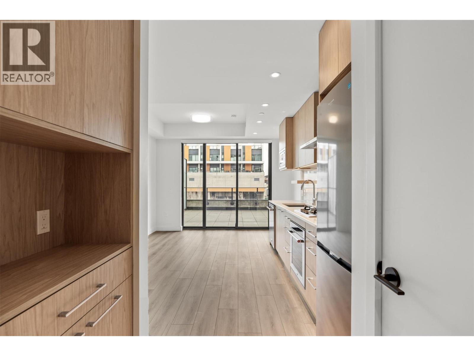 3051 Abbott Street Unit# 204