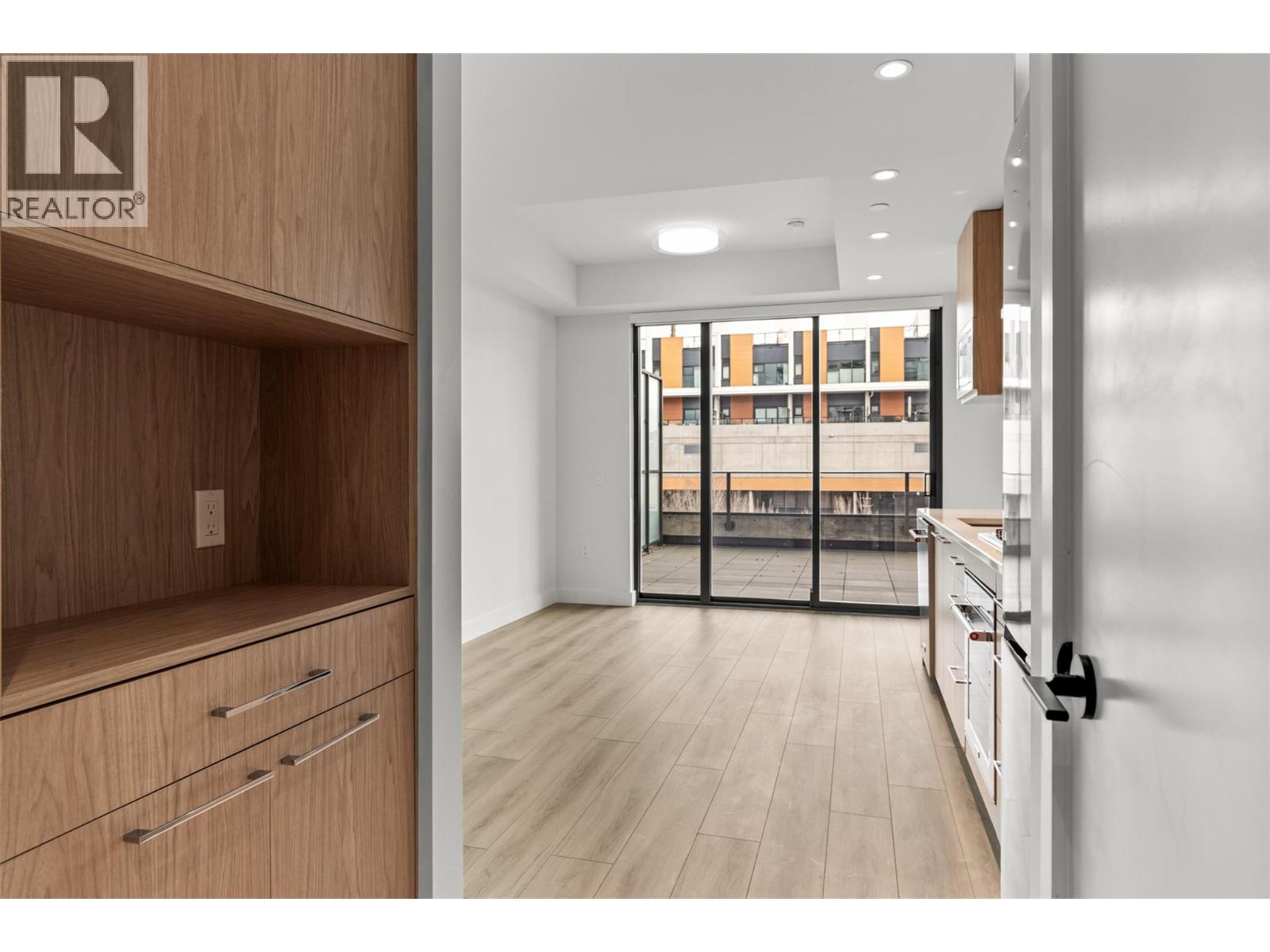 3051 Abbott Street Unit# 204
