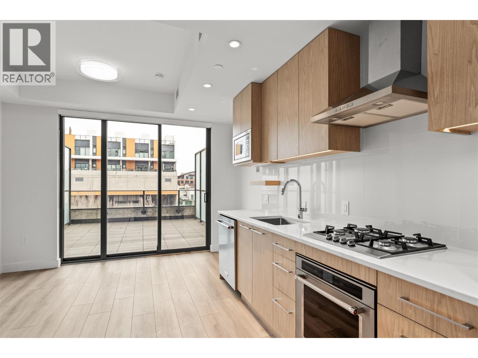 3051 Abbott Street Unit# 204