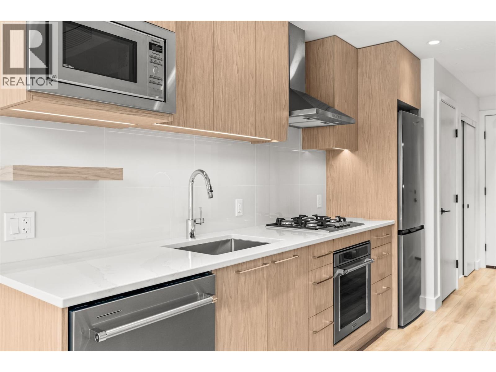 3051 Abbott Street Unit# 204