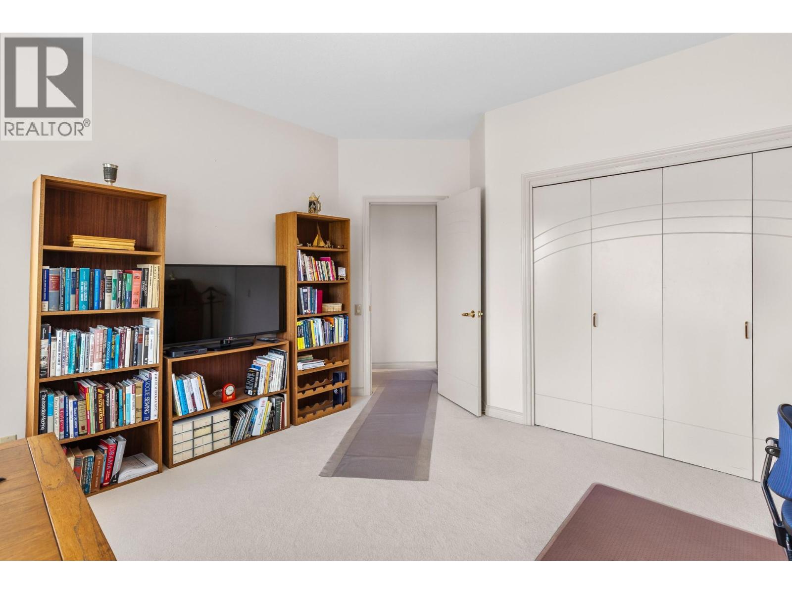 307 Sandpiper Court