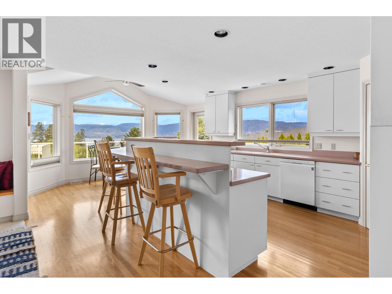307 Sandpiper Court