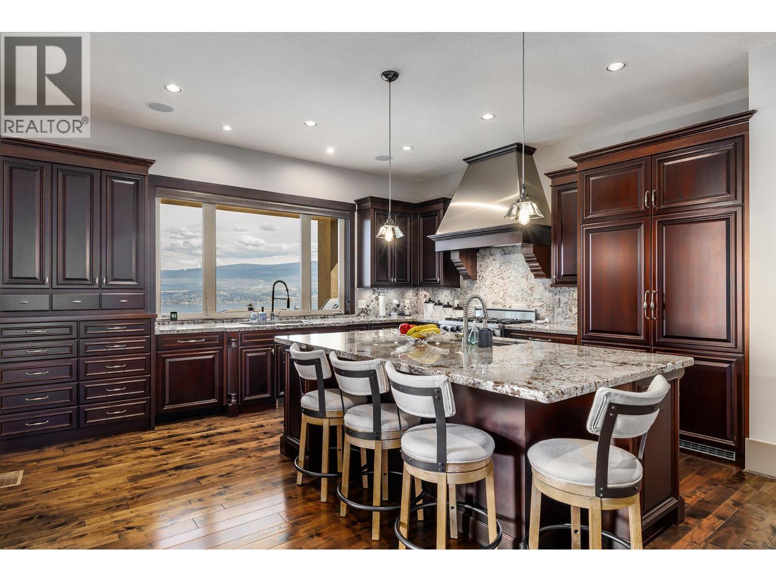 1524 Vineyard Drive