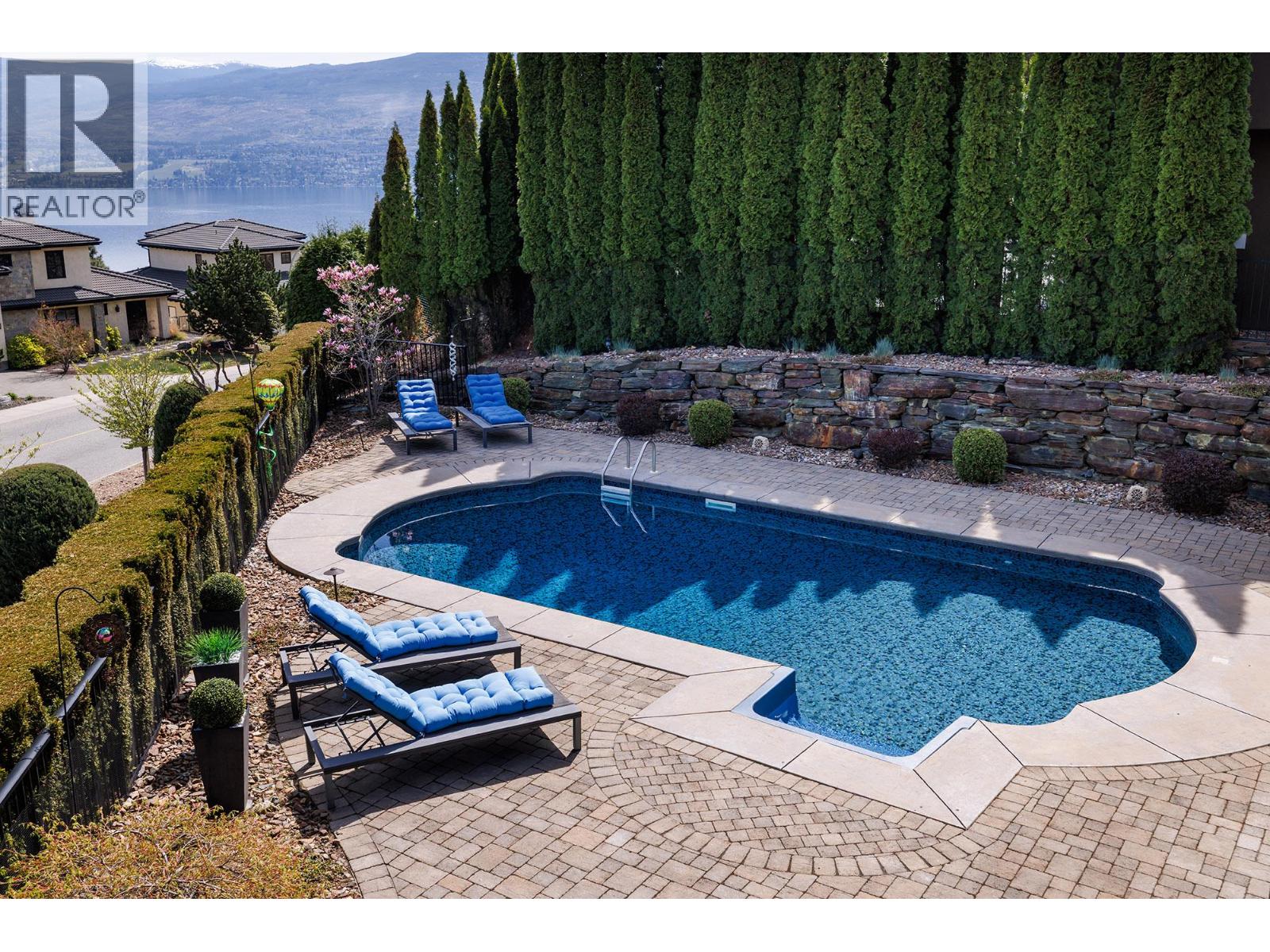 1524 Vineyard Drive