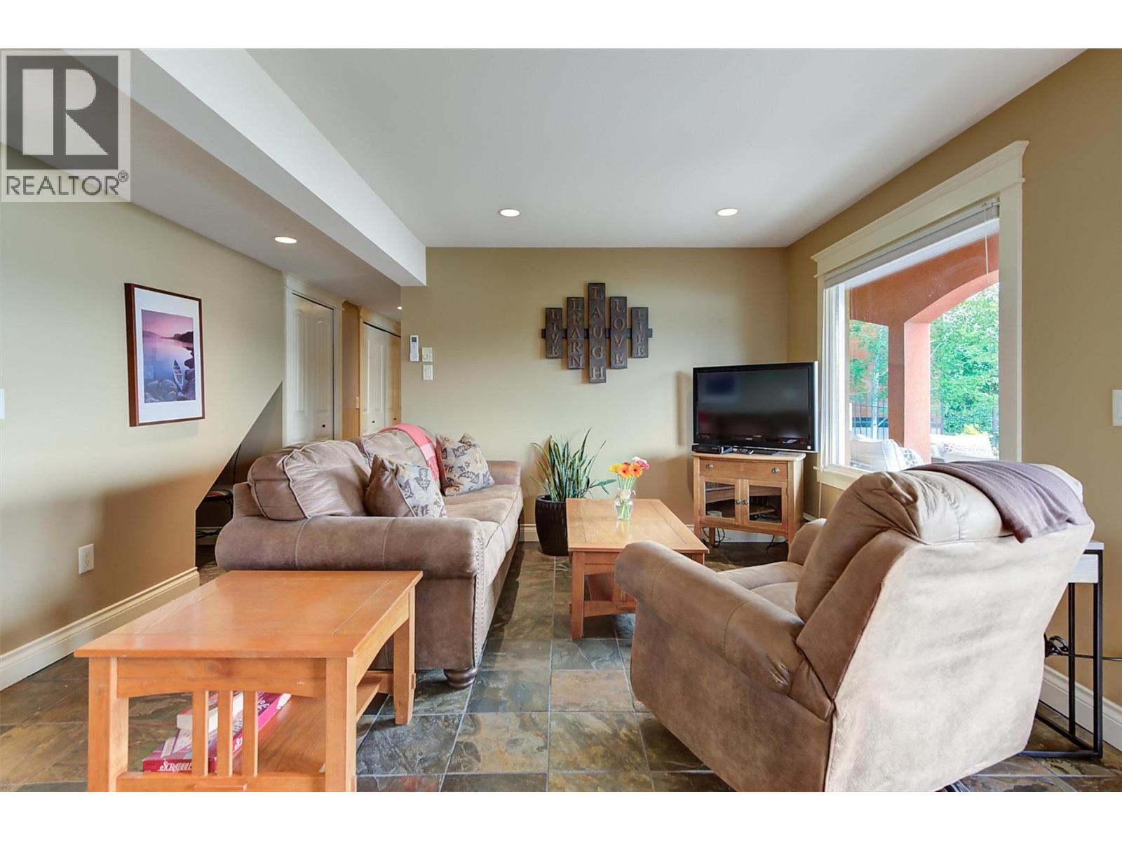 683 Westside Road S