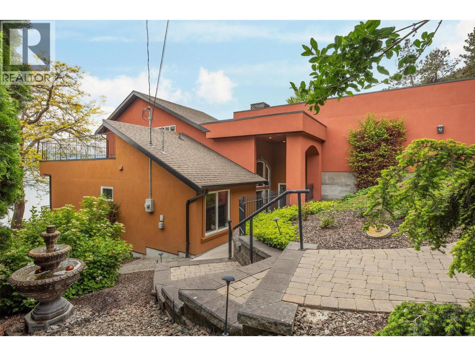 683 Westside Road S