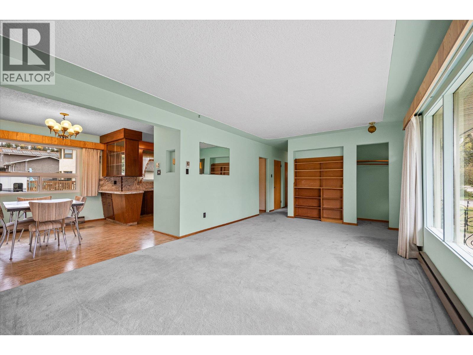 4693 Raymer Road