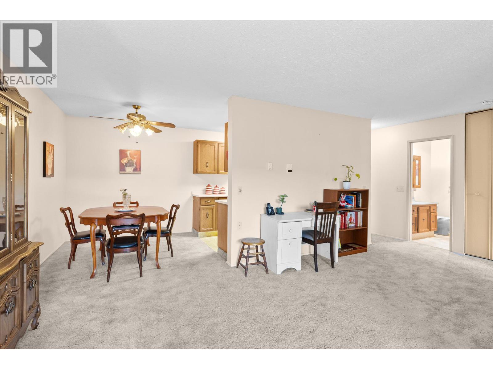 555 Rowcliffe Avenue Unit# 406