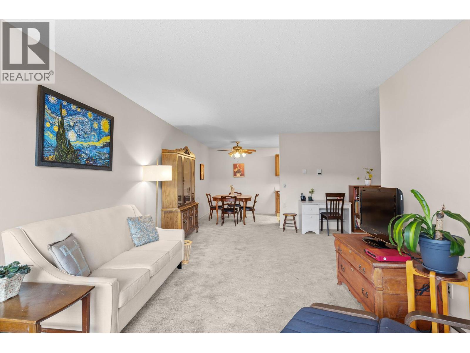 555 Rowcliffe Avenue Unit# 406